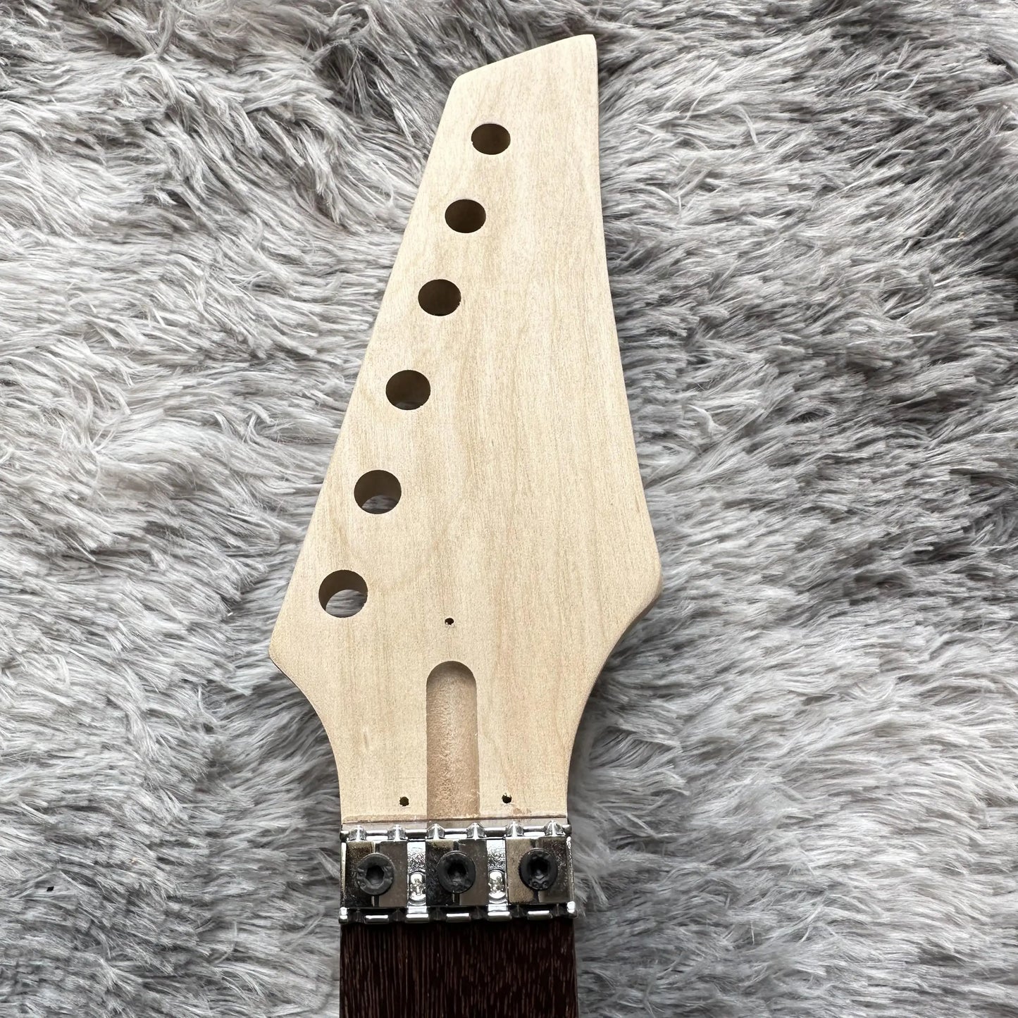 DIY ST dinky-Style Electric Guitar Kit – FR-style Tremolo
