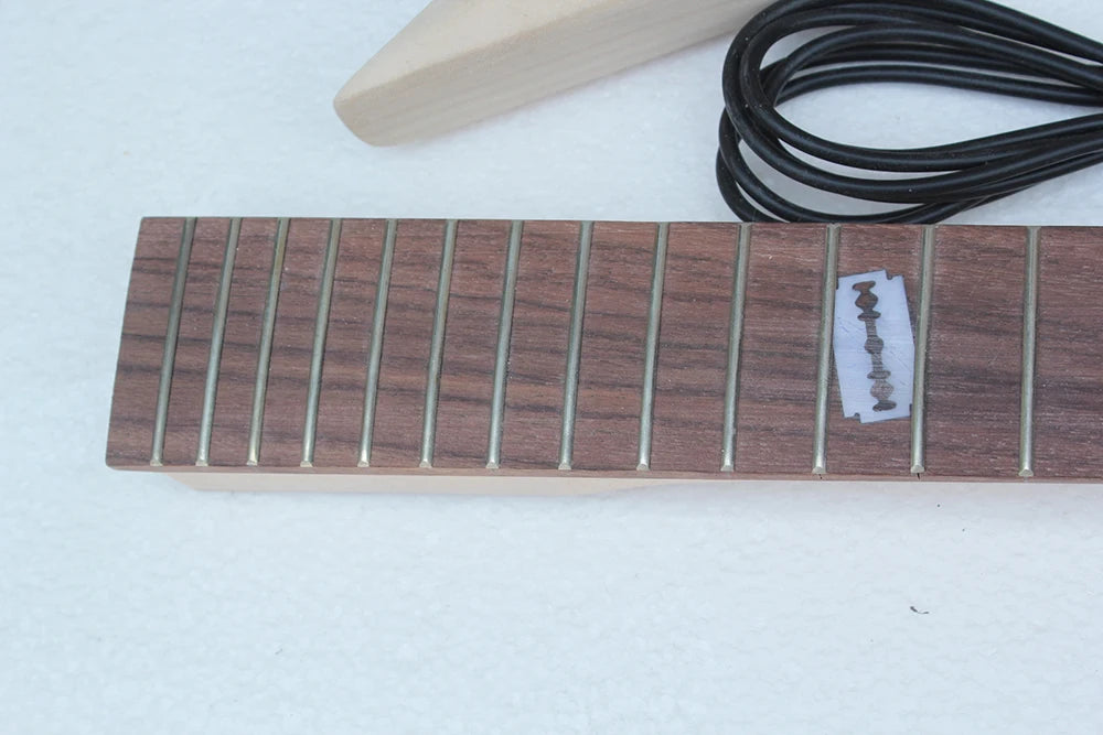 Razor guitar-style  DIY Kit