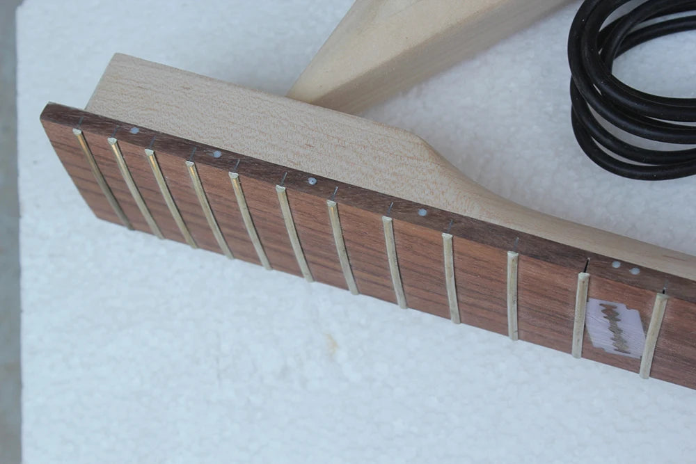 Razor guitar-style  DIY Kit