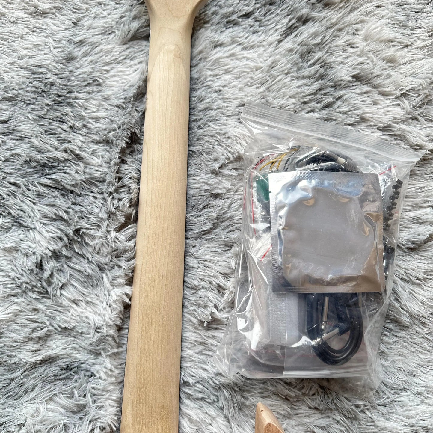 DIY ST dinky-Style Electric Guitar Kit – FR-style Tremolo